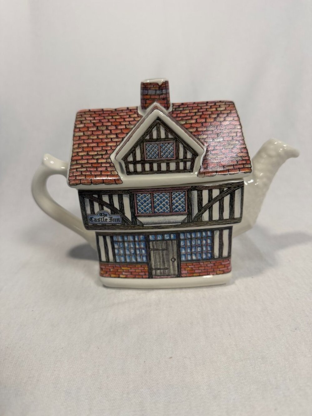 Sadler Teapot The Castle Inn Vintage 2 Cup Tudor Cottage Ceramic Made England - Picture 4 of 9